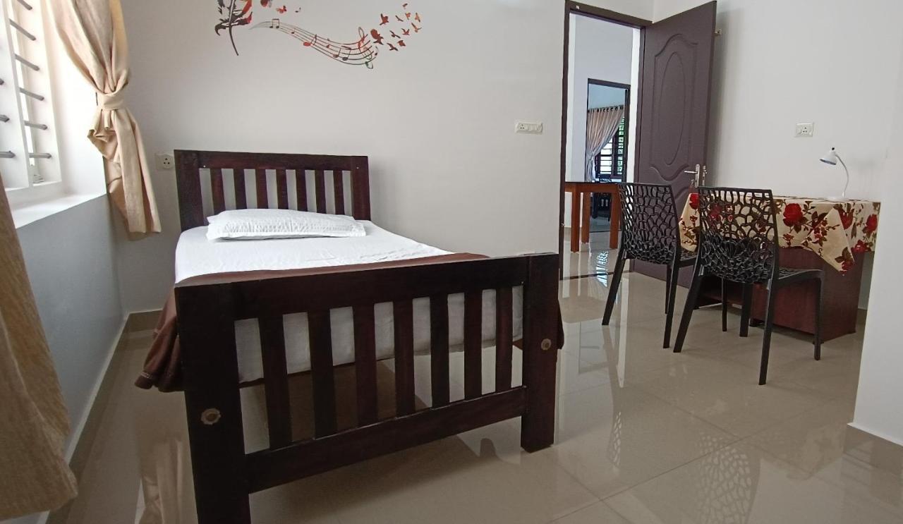 Prakriti Homestay Fortkochi Air Conditioned Rooms 외부 사진