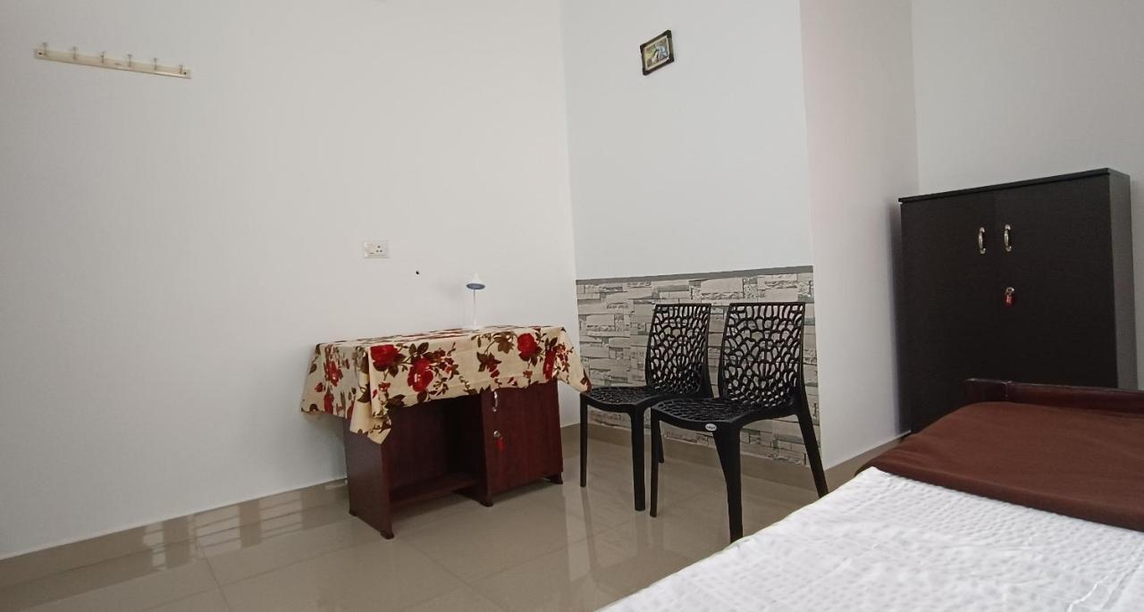 Prakriti Homestay Fortkochi Air Conditioned Rooms 외부 사진