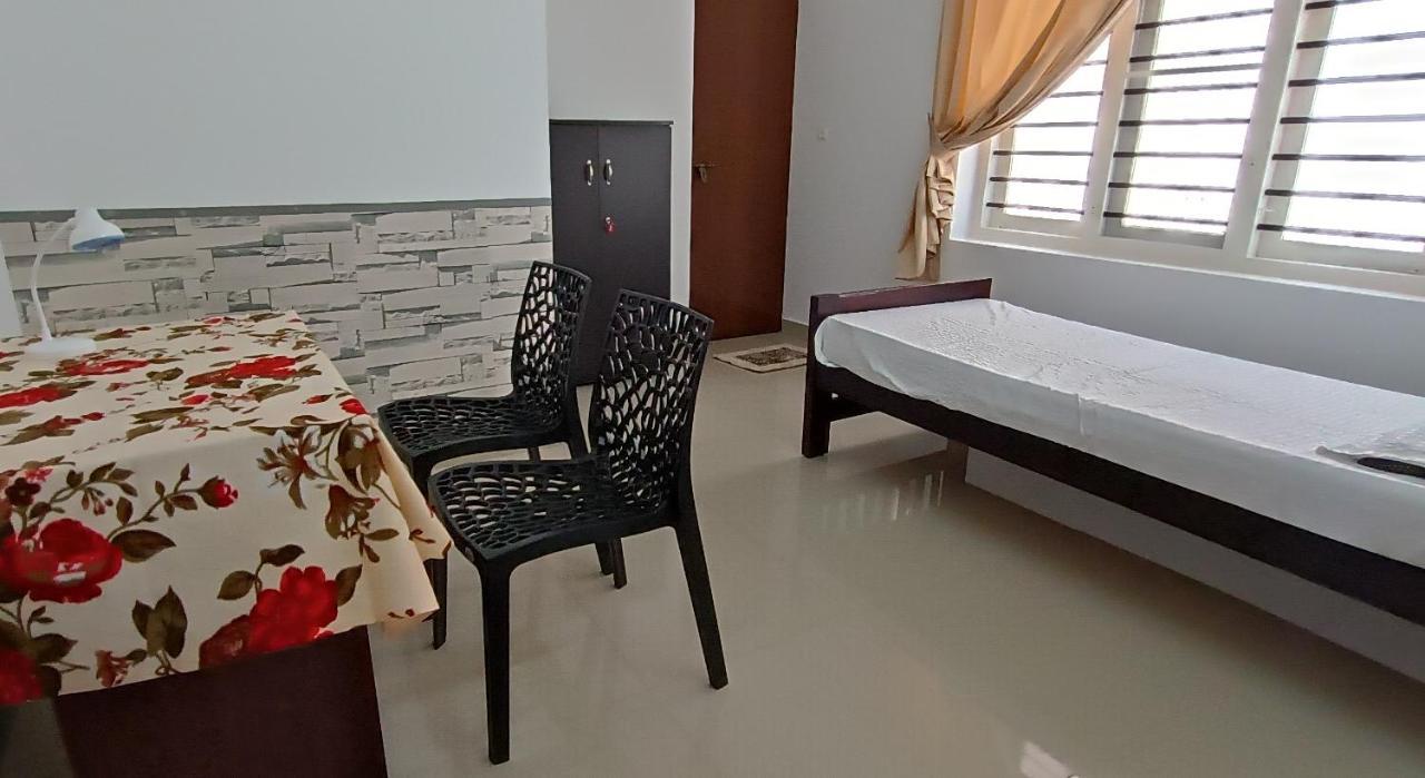 Prakriti Homestay Fortkochi Air Conditioned Rooms 외부 사진